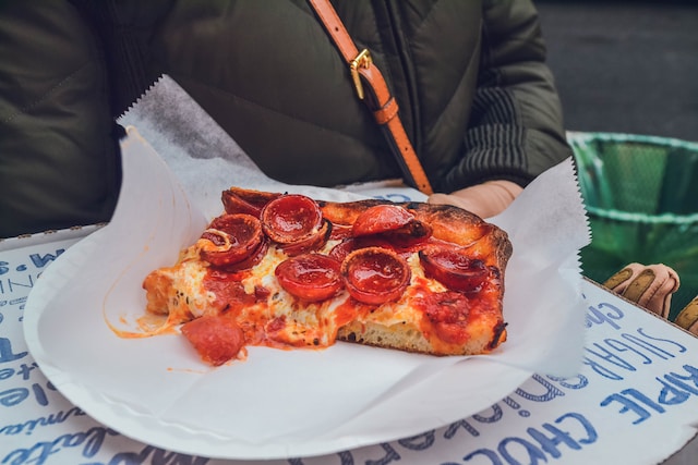 forskellen mellem deep pan pizza og almindelig pizza
